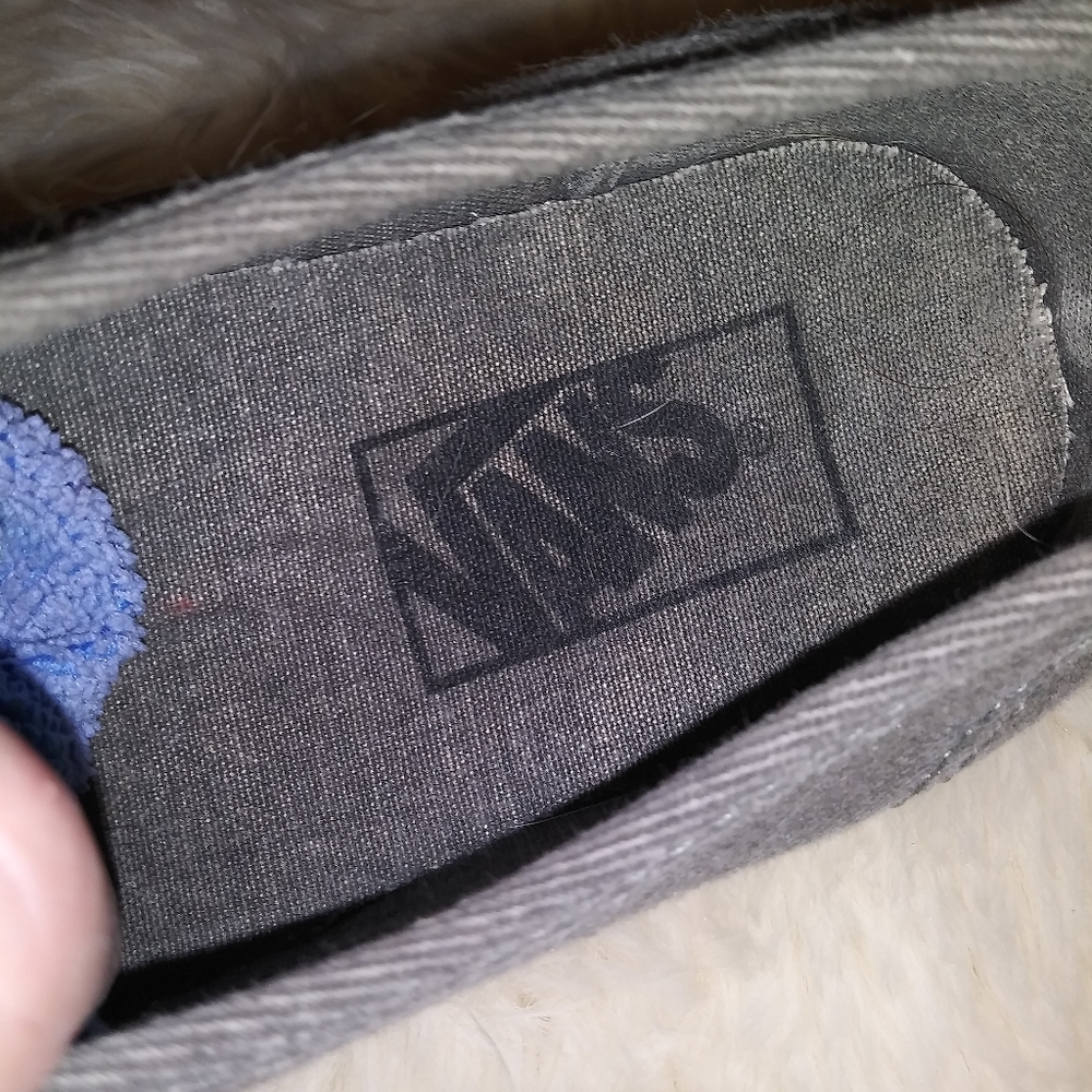 Gray vans - Picture 4 of 5
